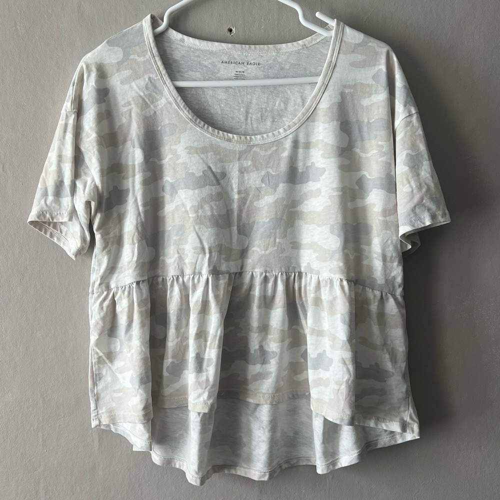 American Eagle Camo Peplum Cropped Shirt Size Medium